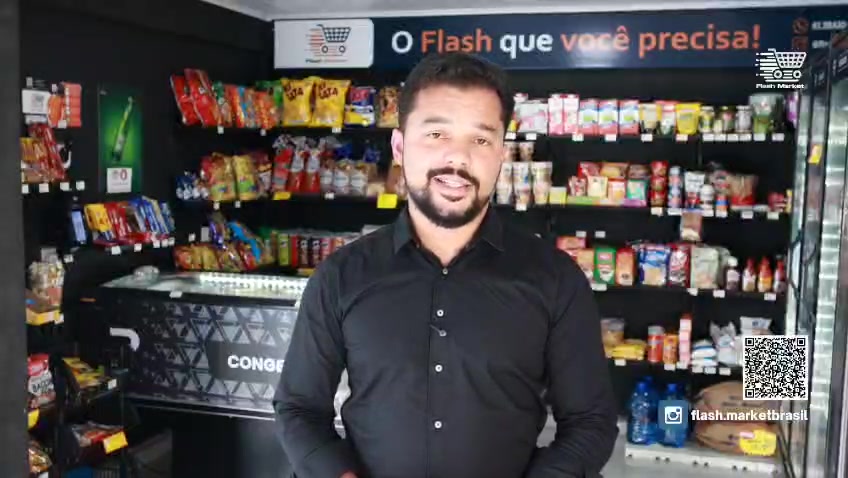 Louis Servilha apresenta a Flash em entrevista à TV Cultura